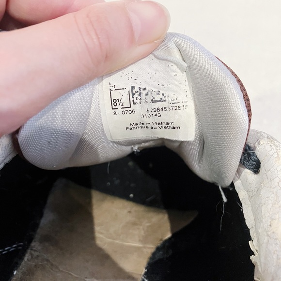 New Balance Green and Brown Men’s Sneakers - Picture 7 of 7